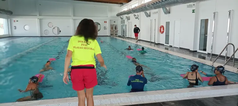 Prácticas del PFAE en la Piscina Municipal