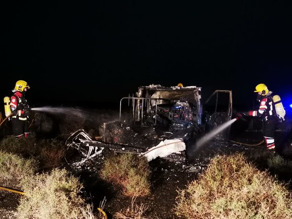 Autocaravana incendiada en Arrieta