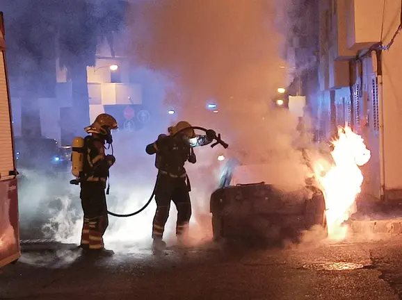 Coche quemado en Argana Alta 2