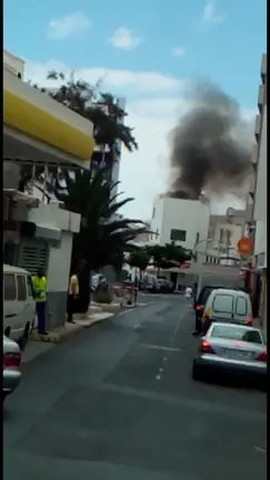 Vivienda de okupas ardiendo en la calle Fajardo