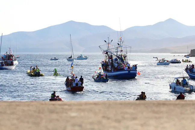 Procesión maritima de las Fiestas de Puerto del Carmen 2