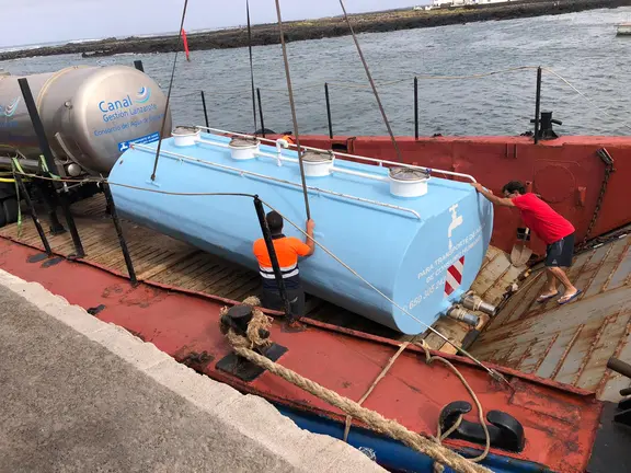 Traslado de cisterna a La Graciosa