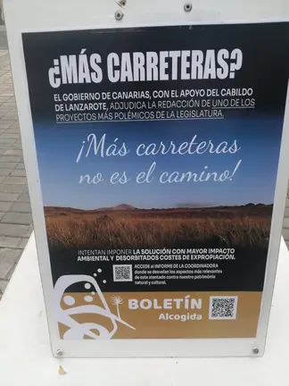 Recogida de firmas en Playa Honda 3