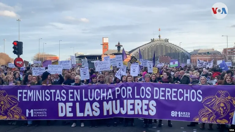 Manifestación feminista machista