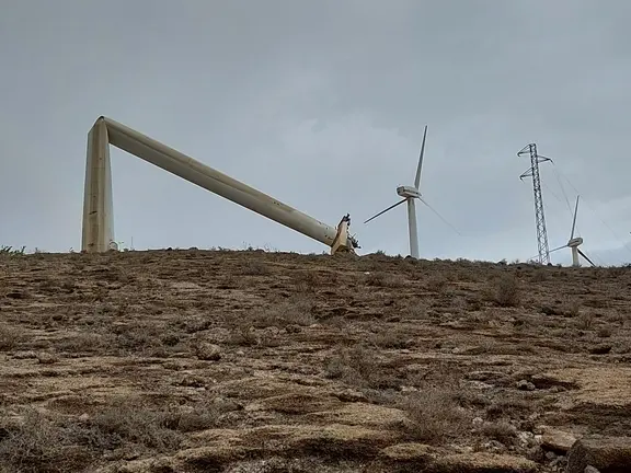 Caída de una torre del Parque Eólico 3