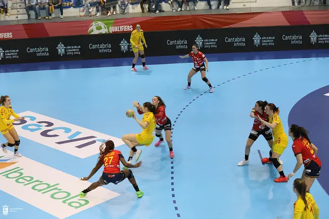 España y Macedonia en balonmano