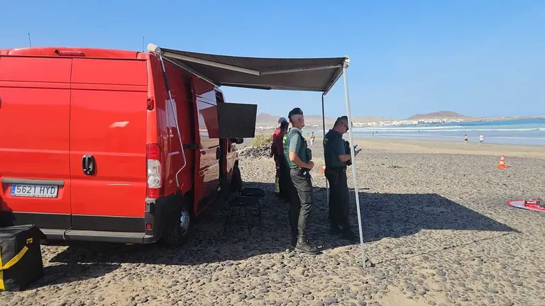 B&uacute;squeda del joven desaparecido en Famara 2
