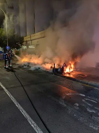 8 contenedores quemados en Arrecife