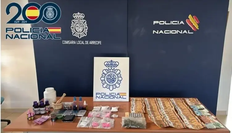 Drogas y dinero intervenidos por la Polic&iacute;a Nacional
