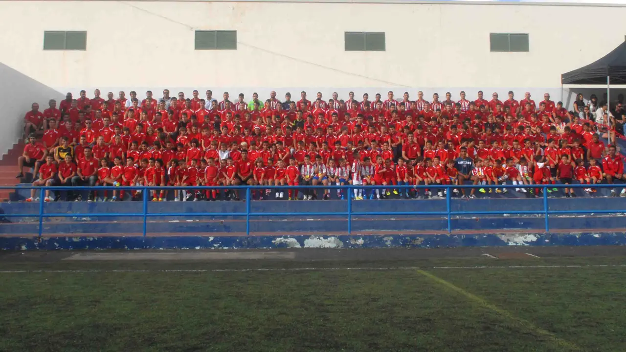 Presentaci&oacute;n de los equipos de f&uacute;tbol de San Bartolom&eacute;