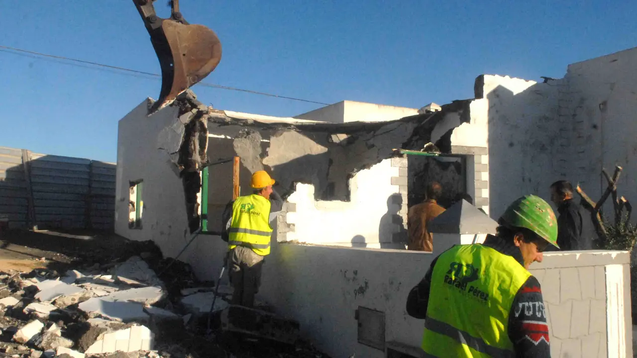 Demolición del Colegio de Montaña Blanca