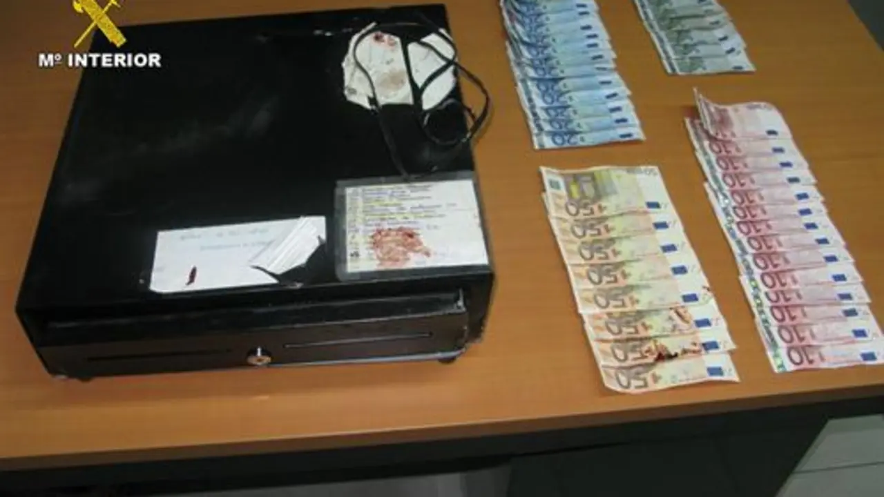 Dinero aprehendido por la Guardia Civil