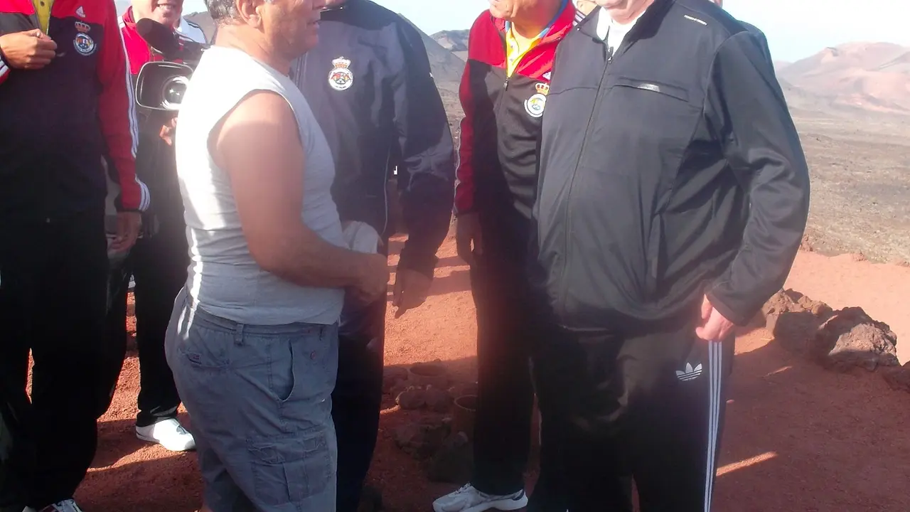 José Díaz departiendo con Vicente Del Bosque