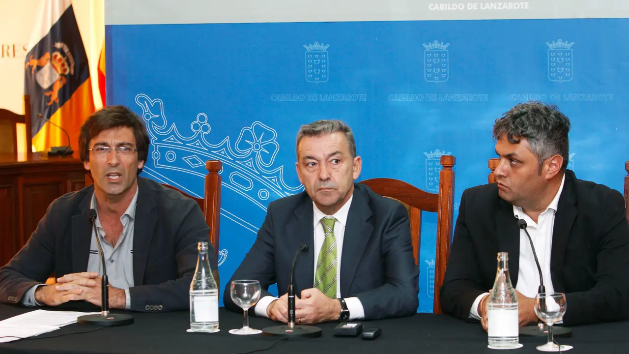 Paulino Rivero con representantes cabildicios de Lanzarote y Fuerteventura
