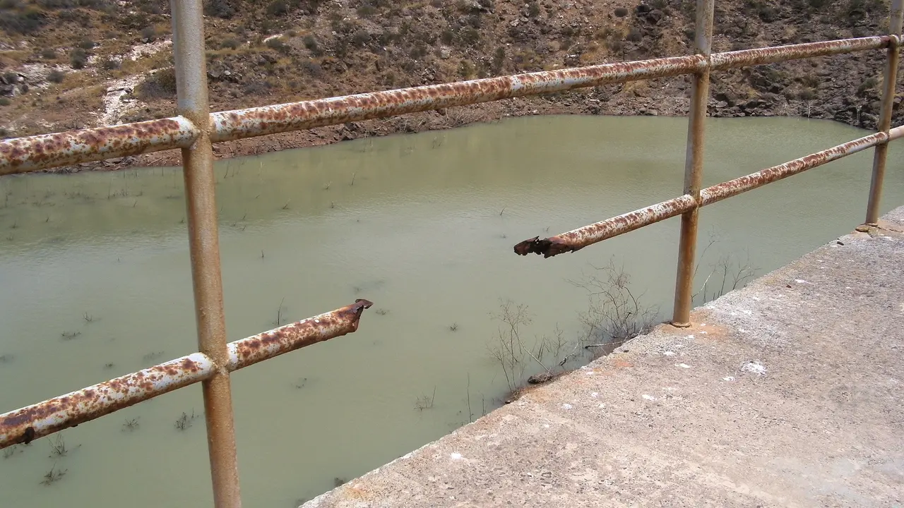 Falta de seguridad en la Presa de Mala
