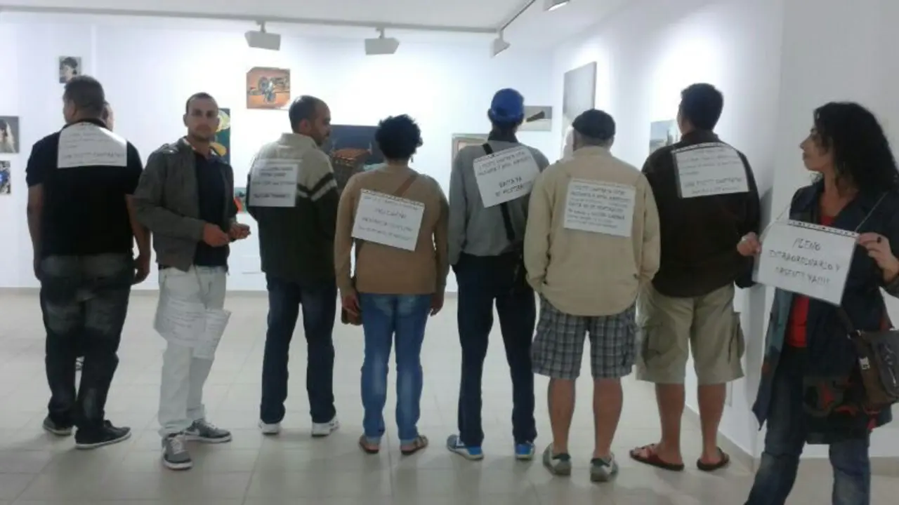 Protesta en la Sala de Exposiciones de El Charco