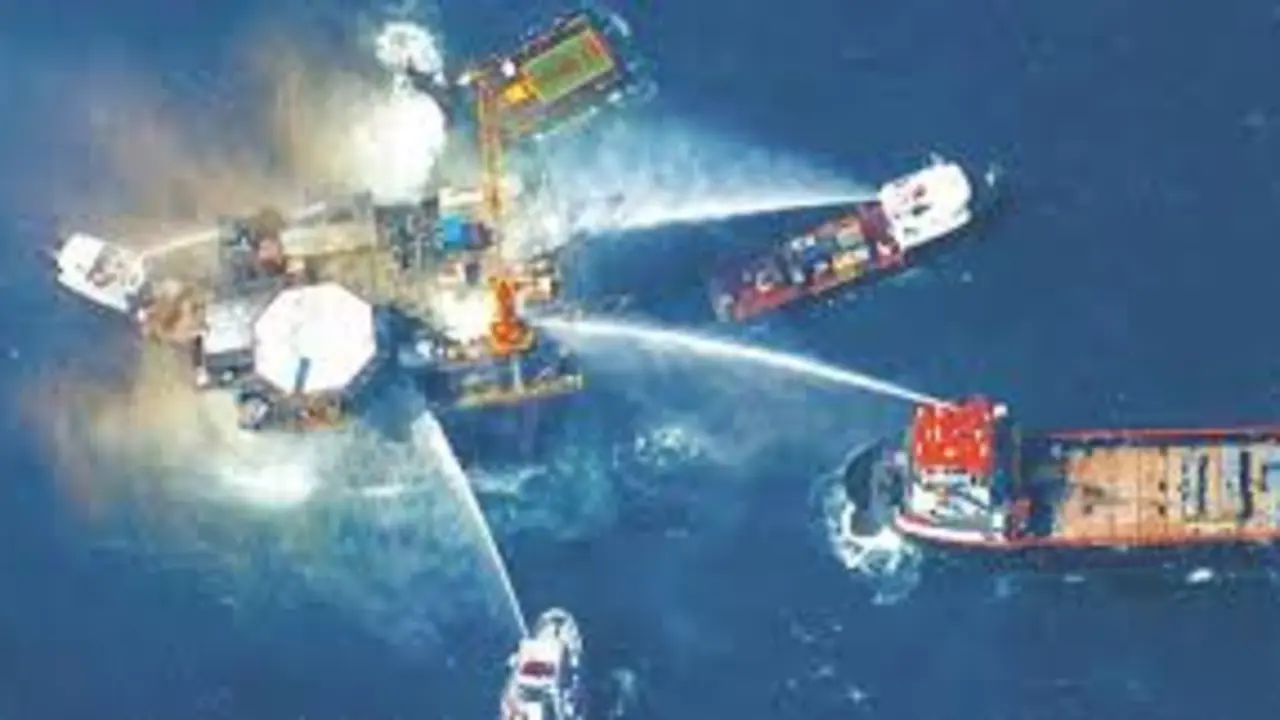Explosión planta petrolífera