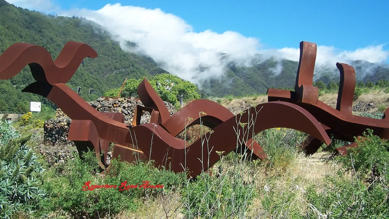 Monumento caído en La Palma