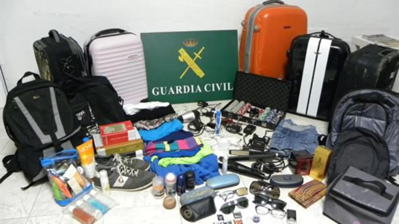 Objetos recuperados por la Guardia Civil de San Bartolomé