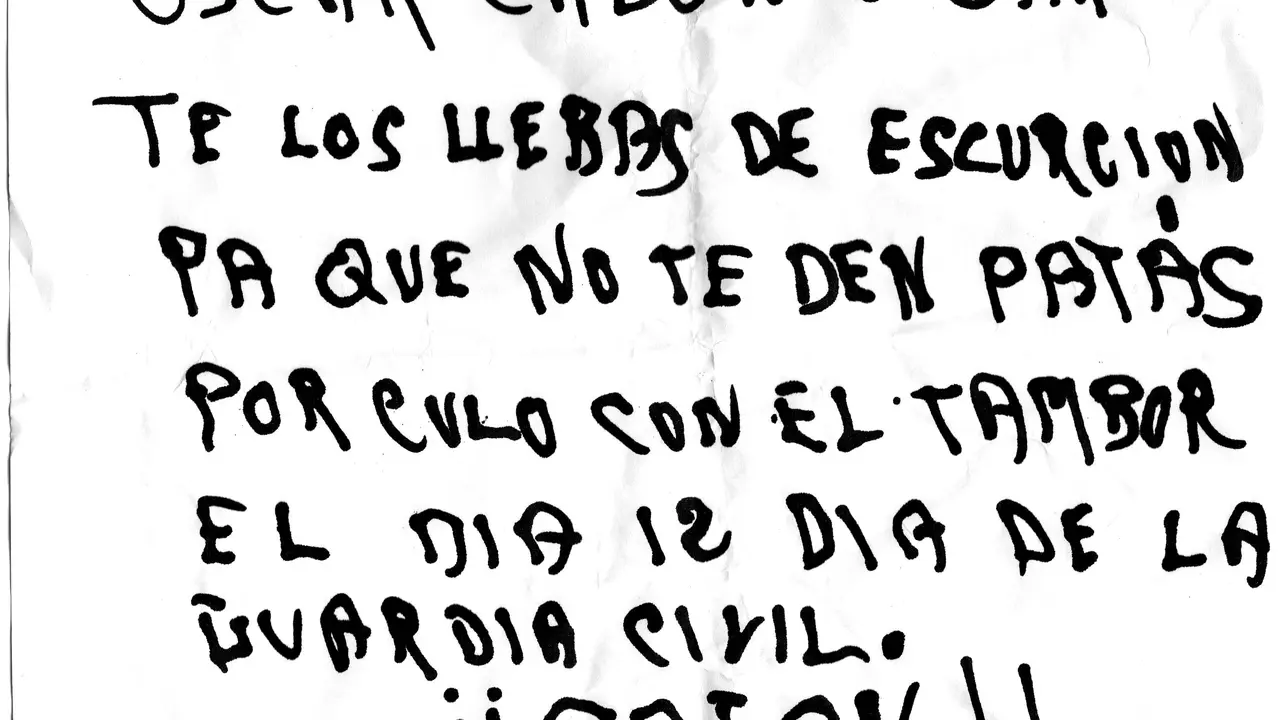Carteles ofensivos contra Óscar Roque
