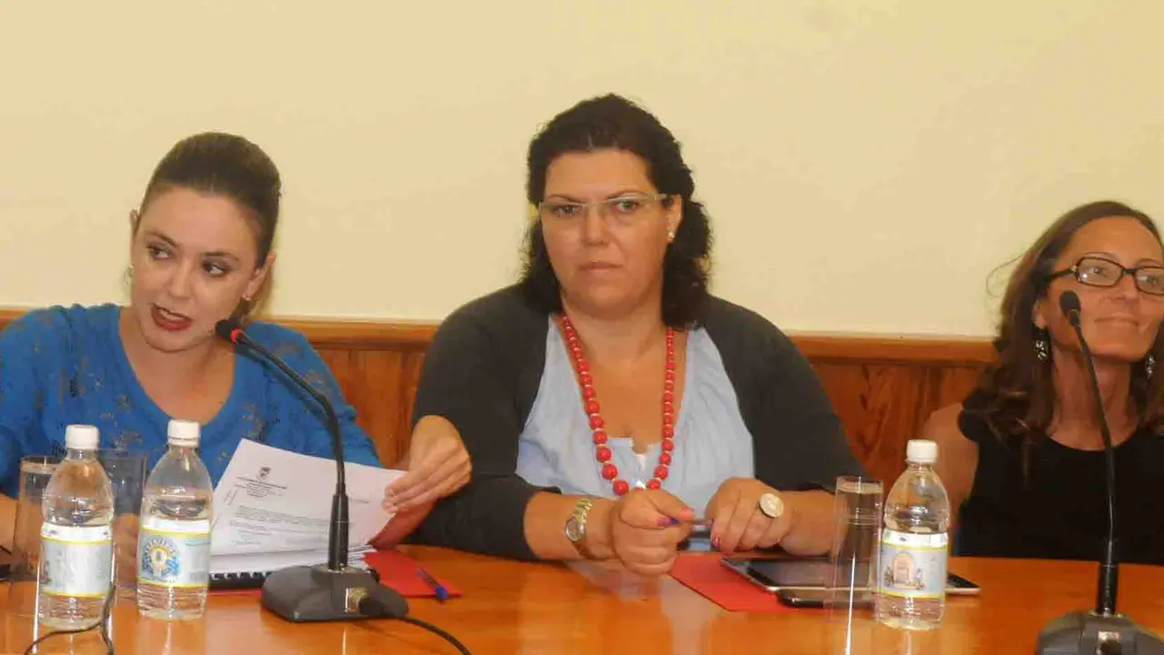 Alcaldesa, carmen glez e interventora