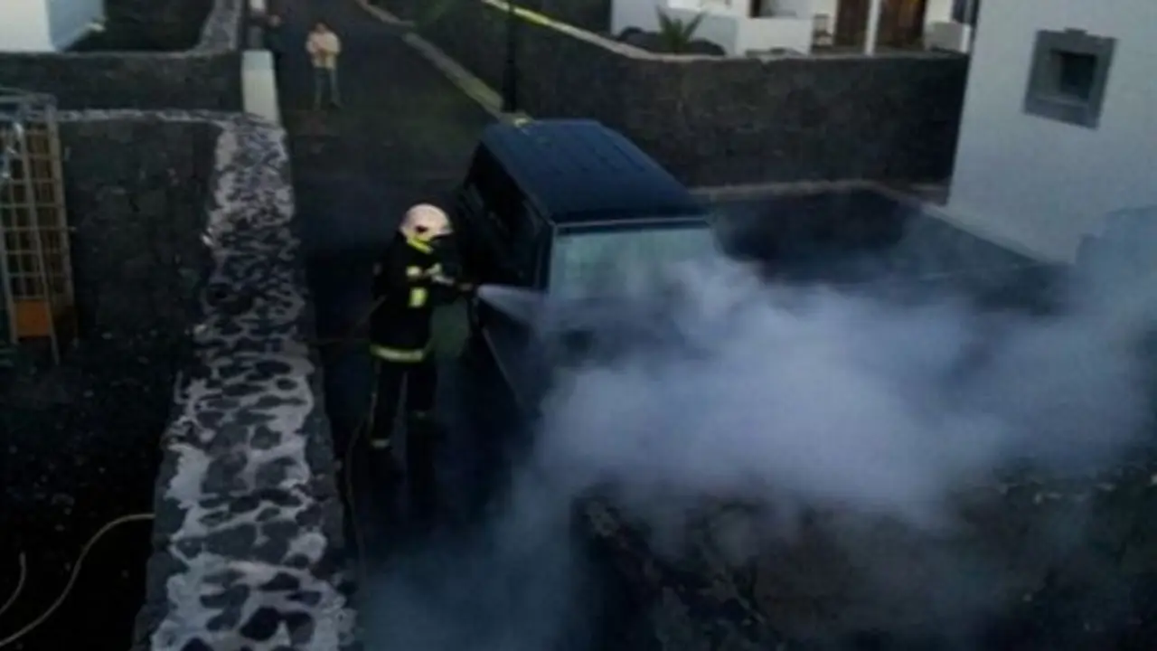 Coche incendiado