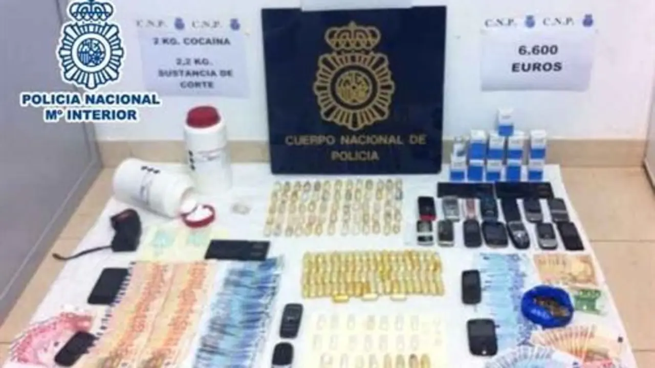 Droga y dinero intervenidos por la Policía