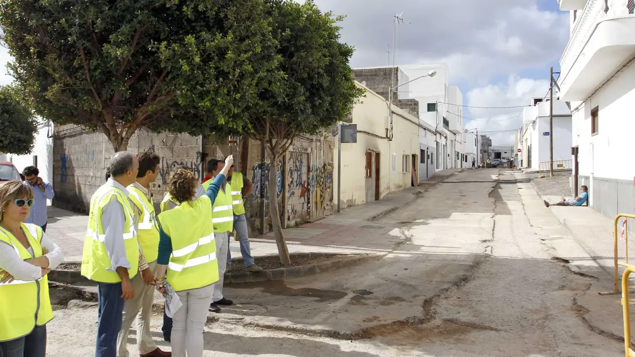 Autoridades perfilando las obras de Argana Alta