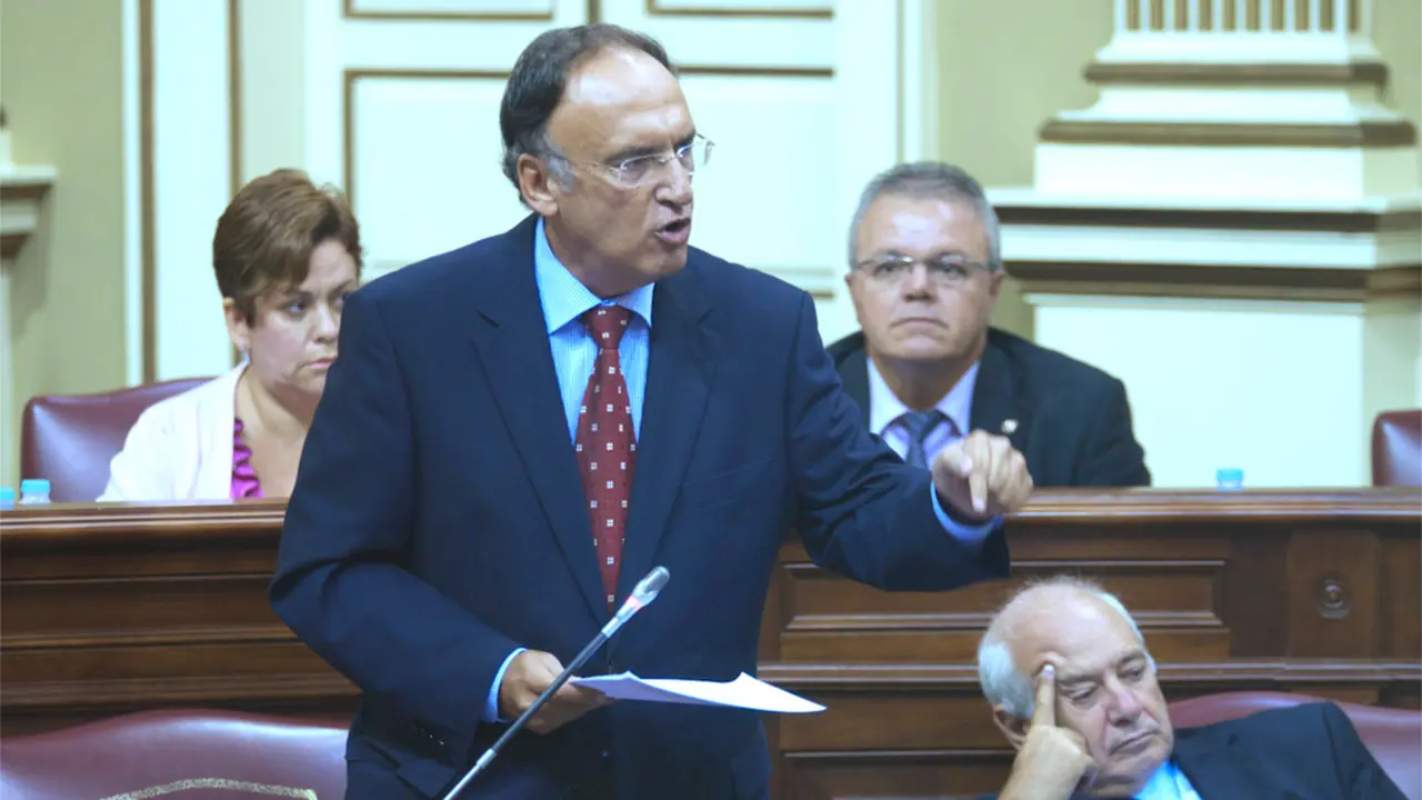 Manolo Fajardo Palarea en el Parlamento