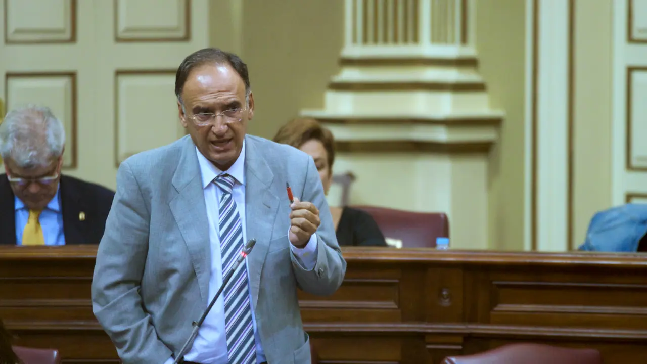 Manolo Fajardo en el Parlamento