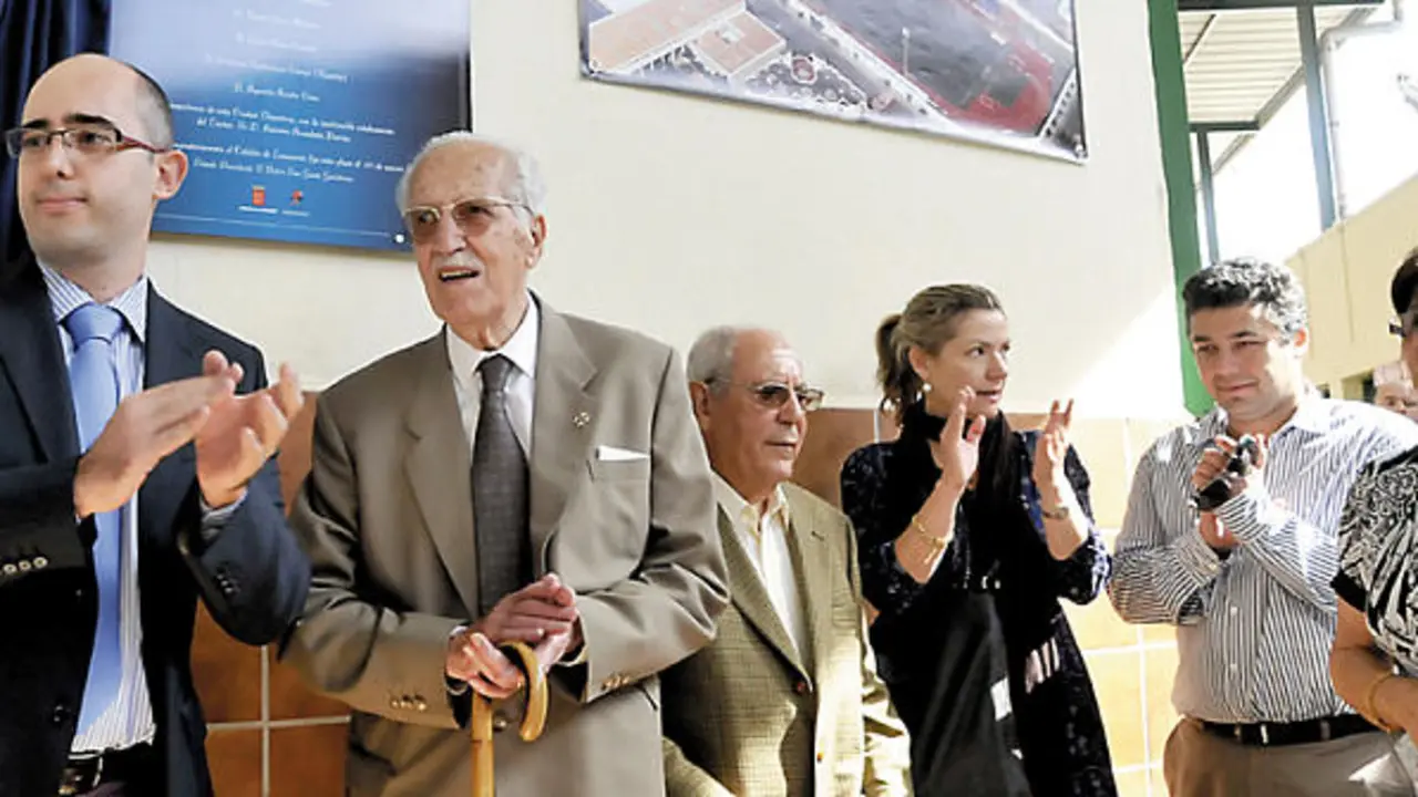 Homenaje a Antonio Avenda�o Porr�a, impulsor de la creaci�n de la Ciudad Deportiva de Arrecife. JAVIER FUENTES/LPRFOTOS/LANZAROTE. 10-03-10.