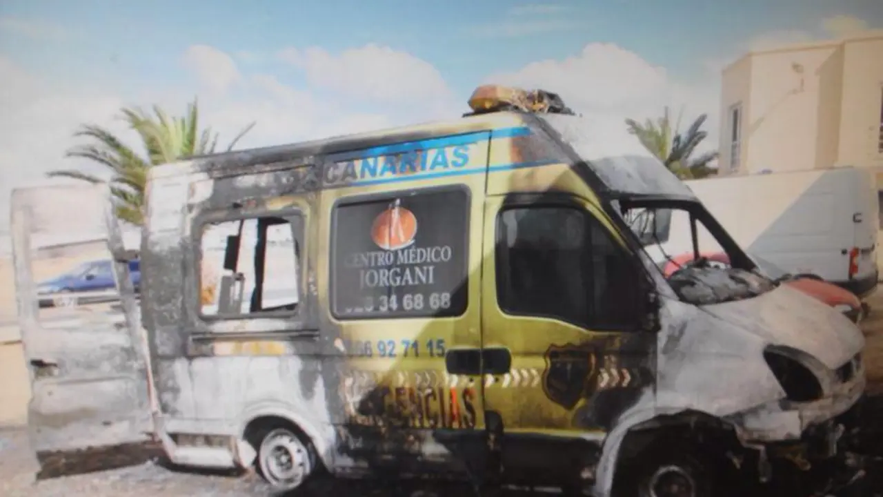 Ambulancia quemada