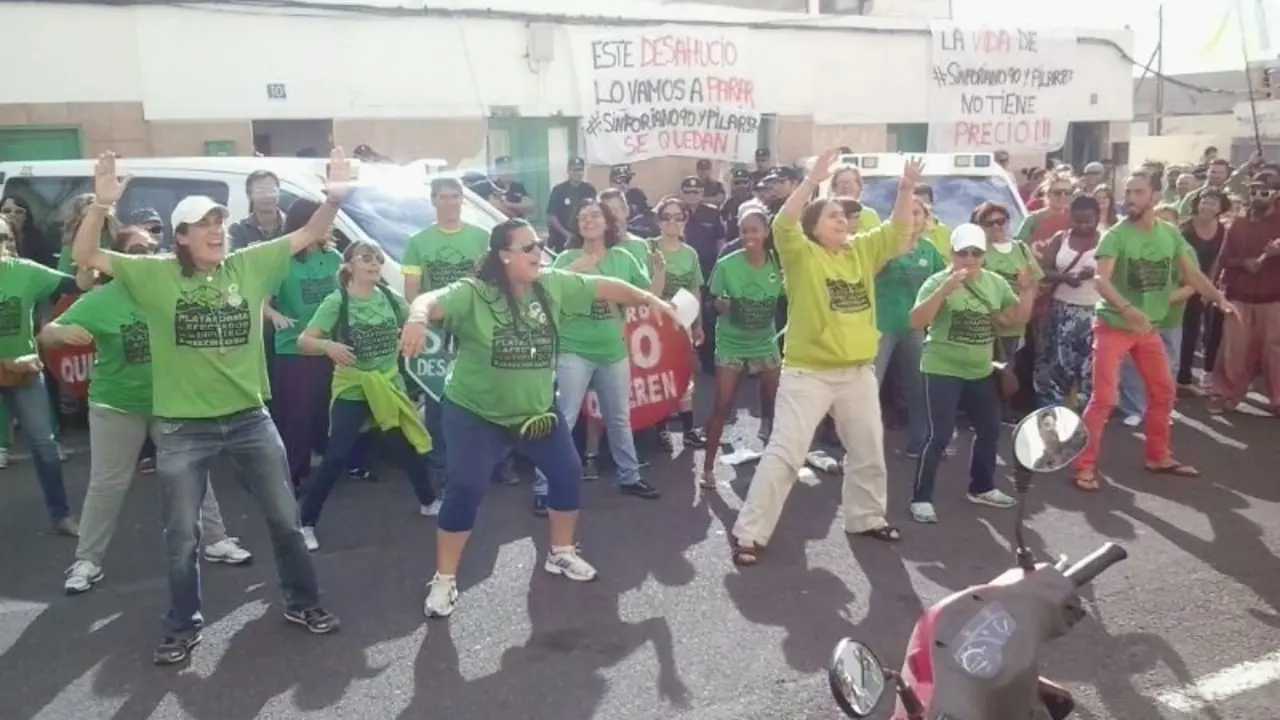Alegría tras evitar el desahucio