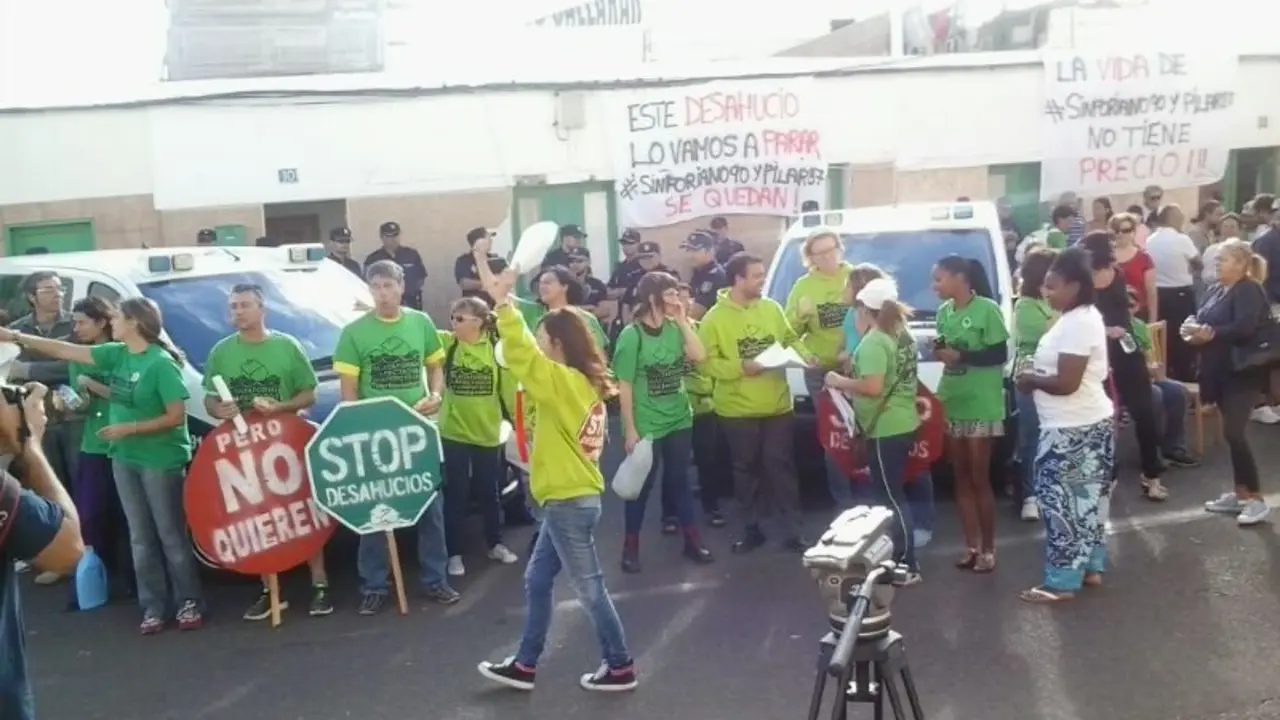 Todos en contra de los desahucios de Juan Antonio Rivero SL