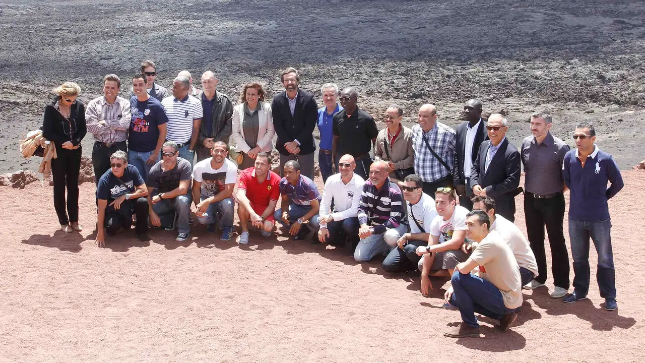 Militares y políticos en las Montañas del Fuego