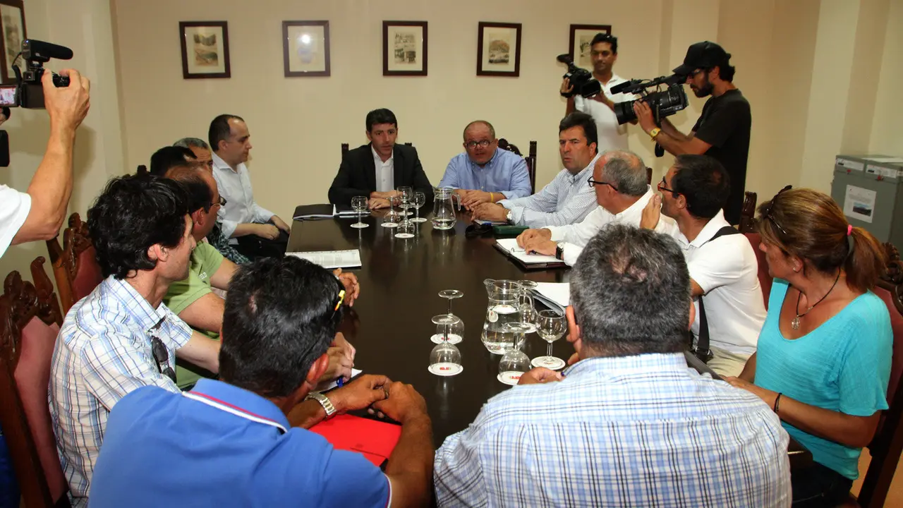 Reunión del Viceconsejero de Pesca del Gobierno con representantes de Lanzarote y La Graciosa