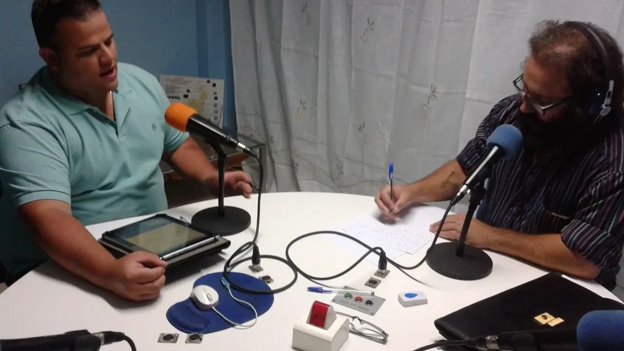 El Presidente de VUC en Tías, denunciando la situación del municipio