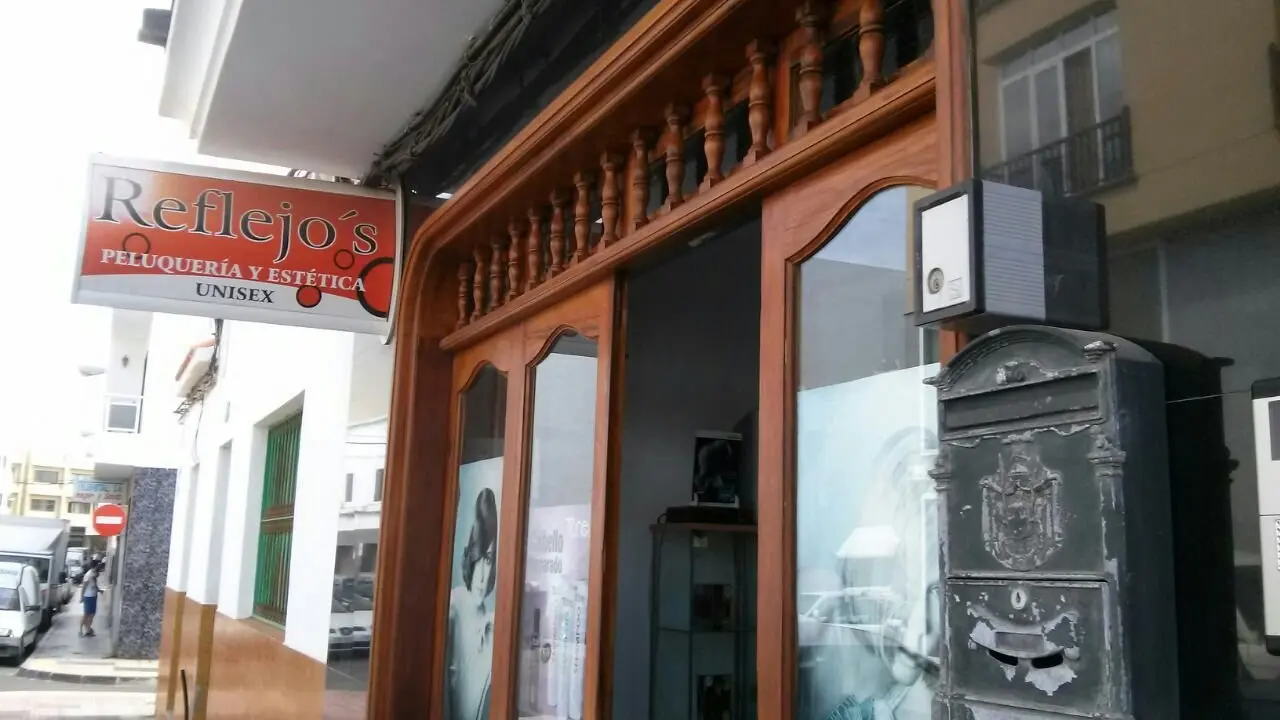 Peluquería "Reflejos"