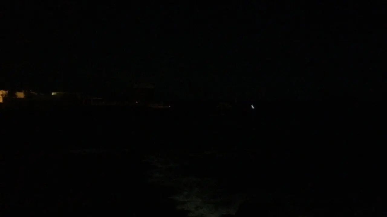 La oscuridad reina en el Muelle de Arrieta