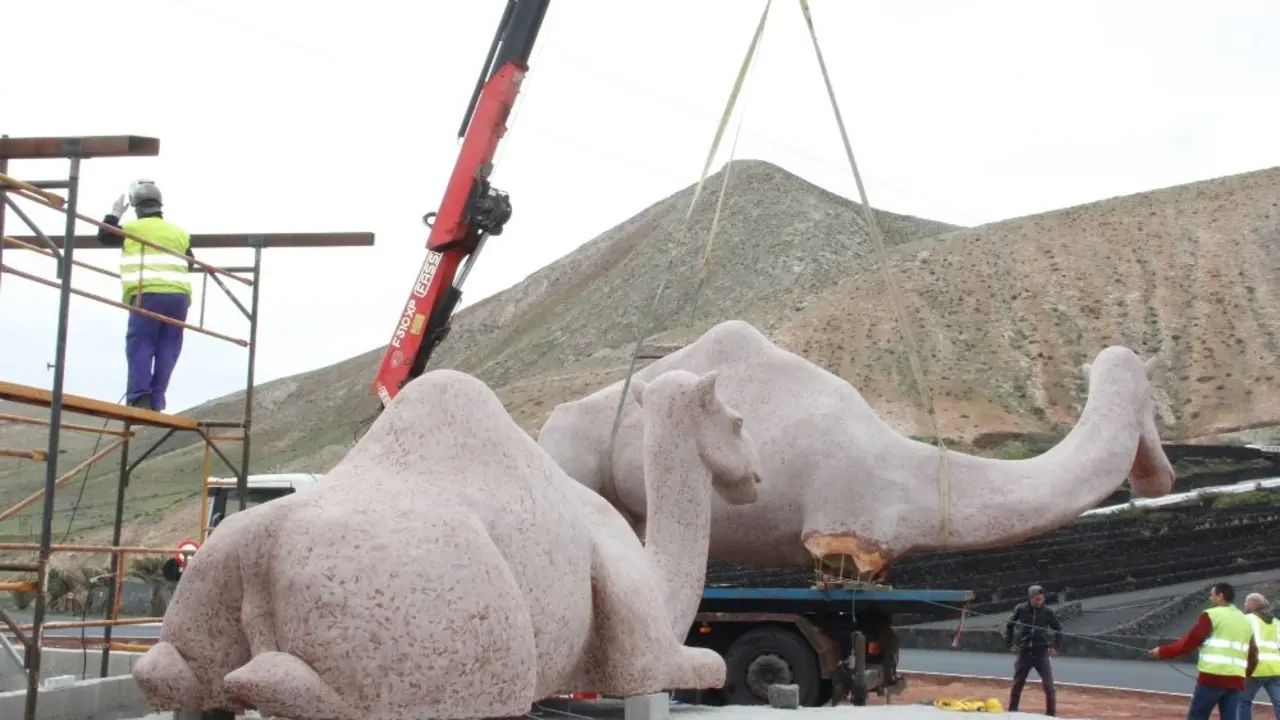 Escultura en Homenaje al Camello