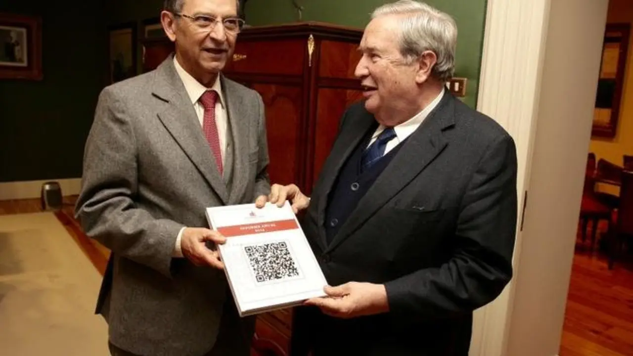 Diputado del Común entregando su Informe anual