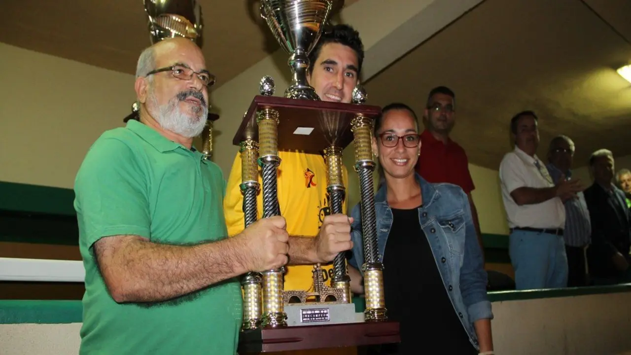 UD LAS PALMAS - MENSAJERO (9)