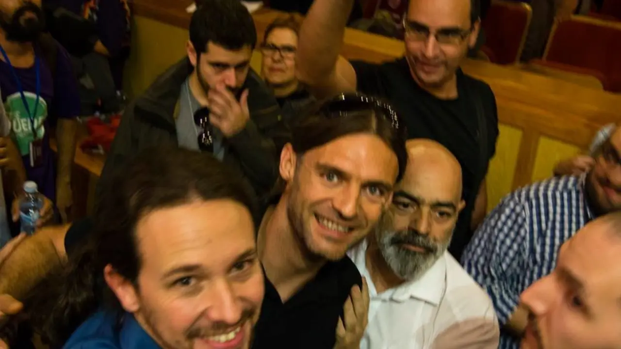 El nuevo Senador por Lanzarote, José Ramón Galindo, con Pablo Iglesias