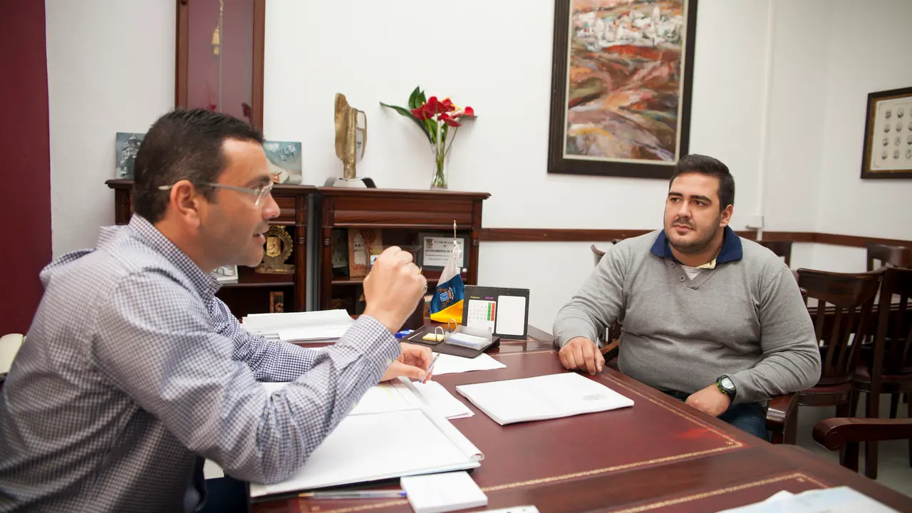 Reunion Oswaldo Betancort y Javier Diaz