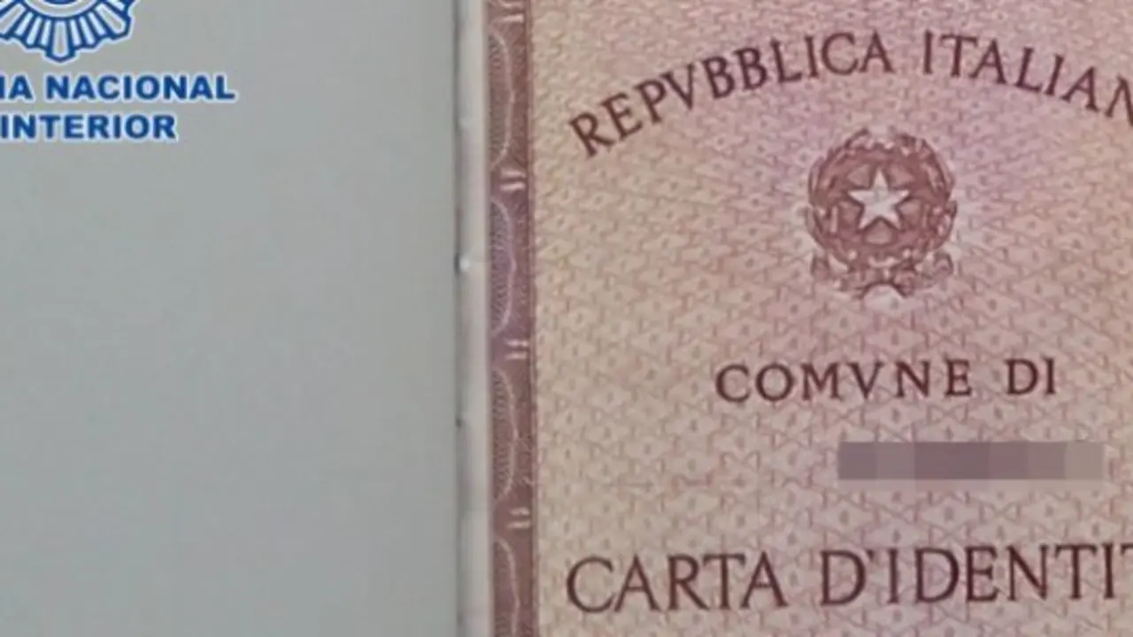 Carta de Identidad falsificada