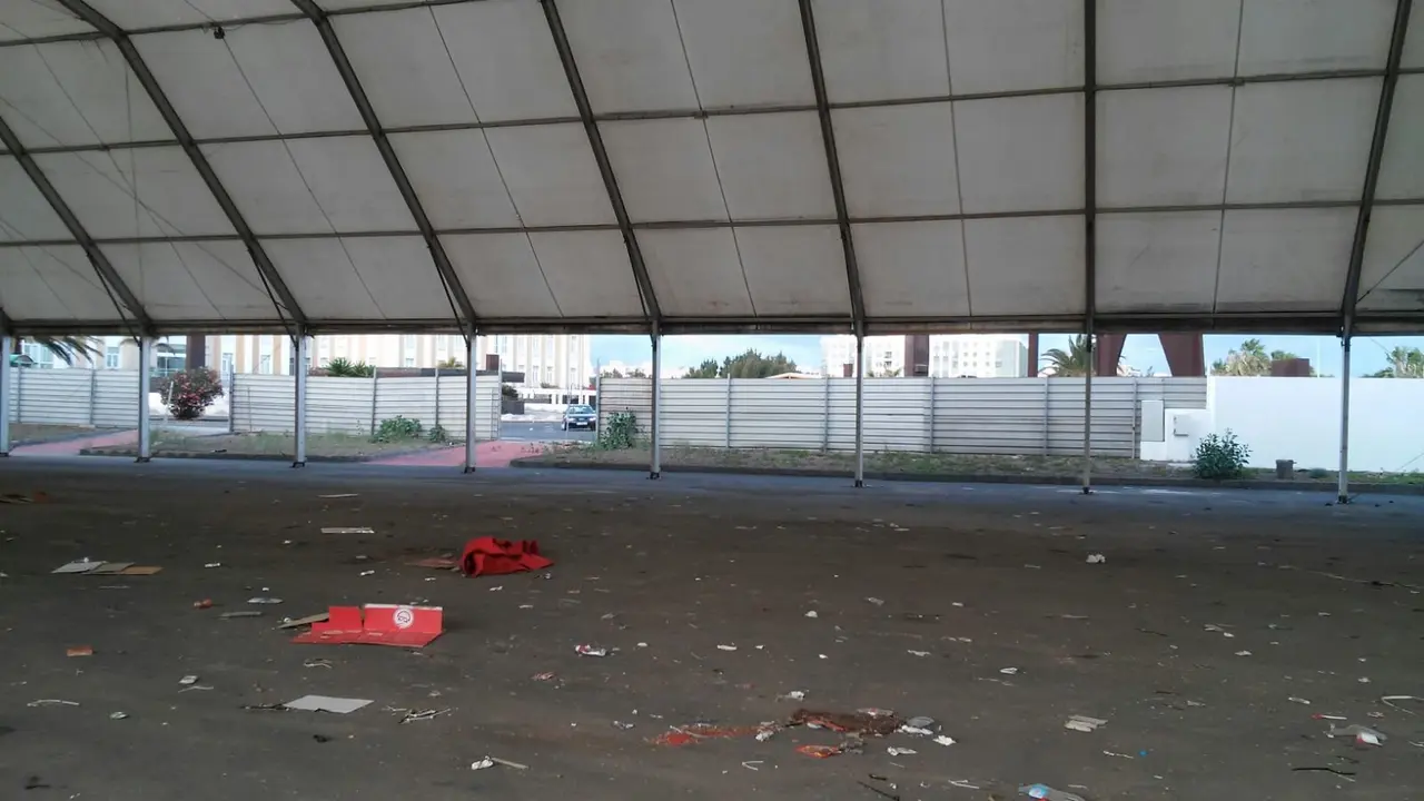 Basura bajo la carpa 3