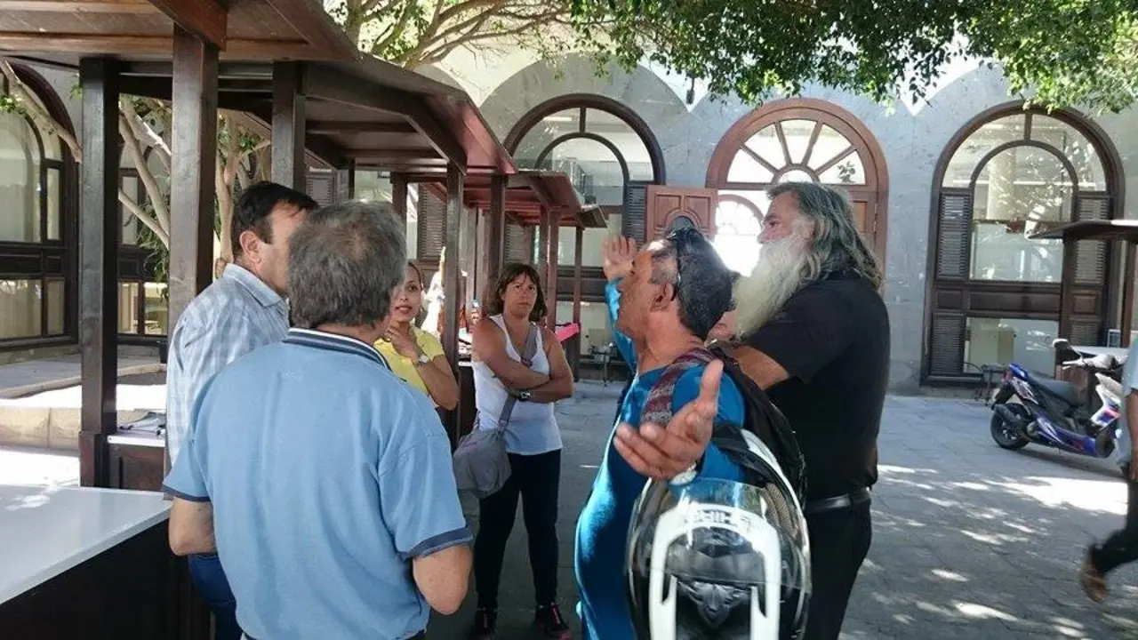 Aviso de desalojo a los feriantes