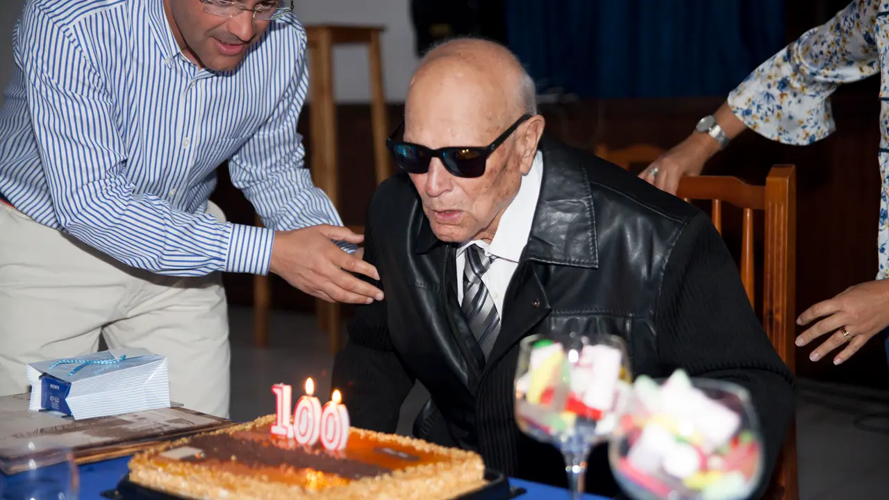 Sr Abraham 100 A§os