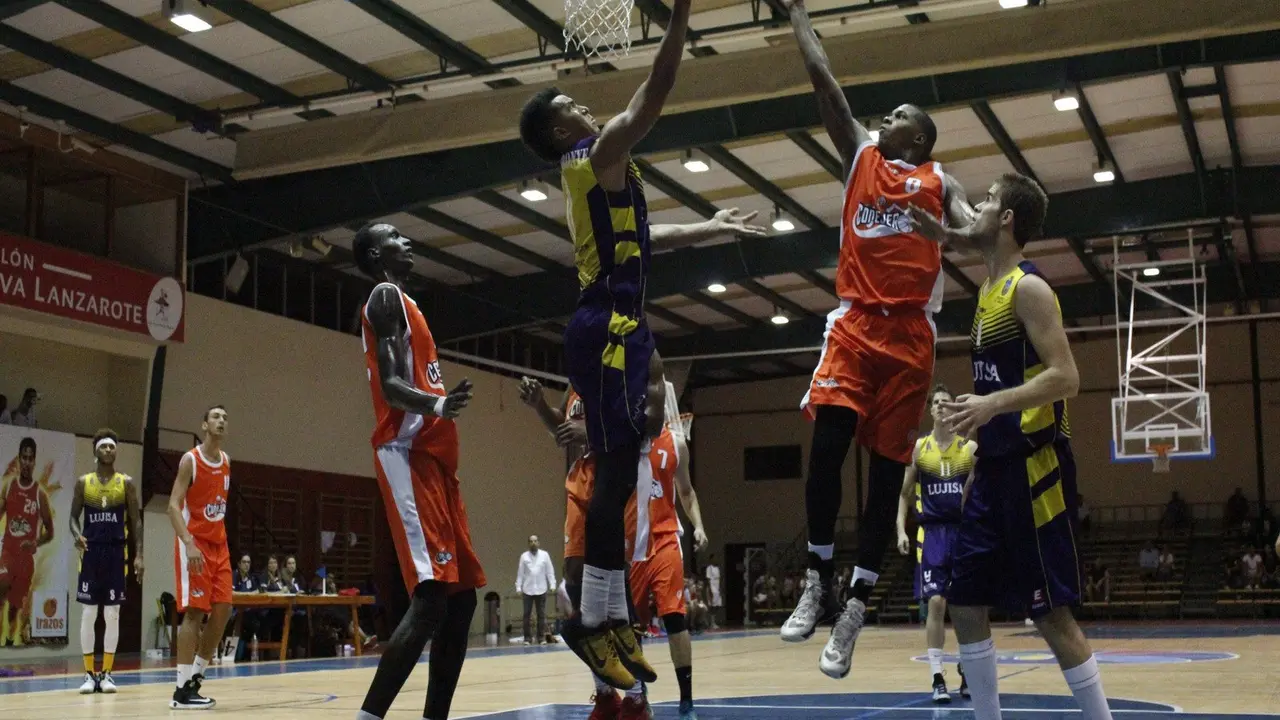 BALONCESTO. ALOE PLUS LANZAROTE CONEJERO - GUADALAJARA (4)