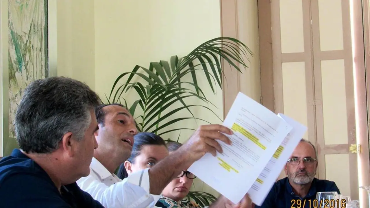 Villalba durante el Pleno de Haría